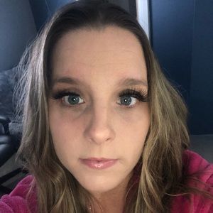 Meet your Posher, Hilary